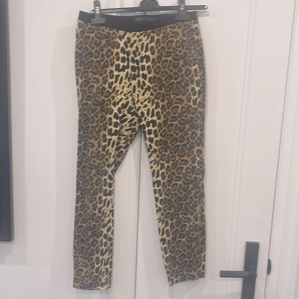 Leopard print capri straight leg pants. Size Small